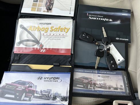 Used 2009 Hyundai Santa Fe Limited FWD image 22