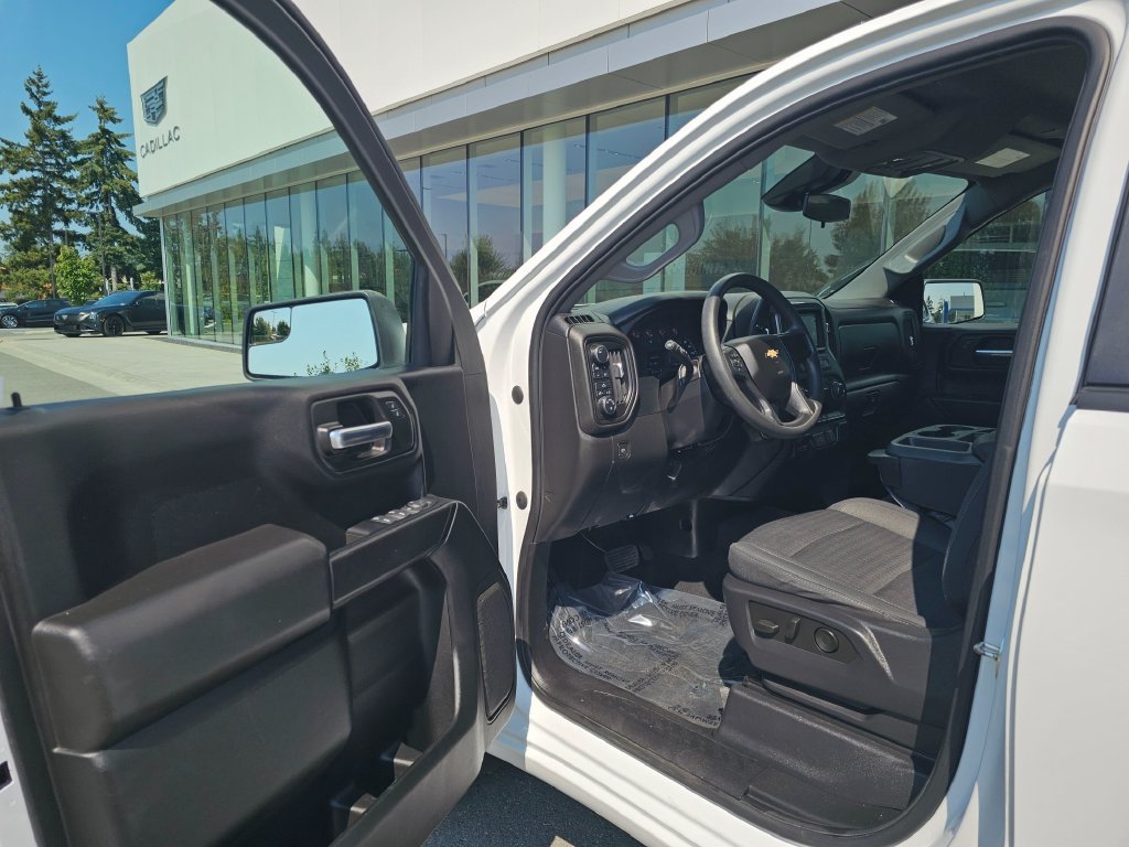 Used 2023 Chevrolet Silverado 1500 Custom AWD/4WD image 24
