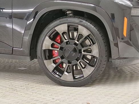 Certified 2023 BMW XM AWD/4WD image 10