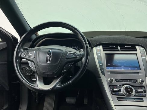 Used 2020 Lincoln MKZ image 3