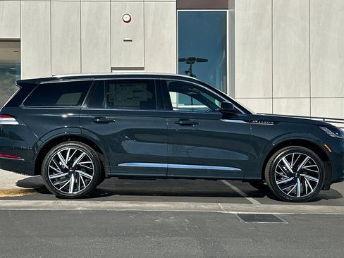 New 2026 Lincoln Aviator Black Label image 2