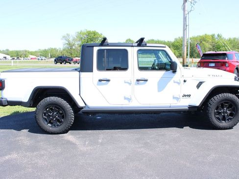 Used 2023 Jeep Gladiator Sport AWD/4WD image 15