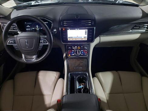 Used 2017 Lincoln Continental Select w/ Climate Package image 15