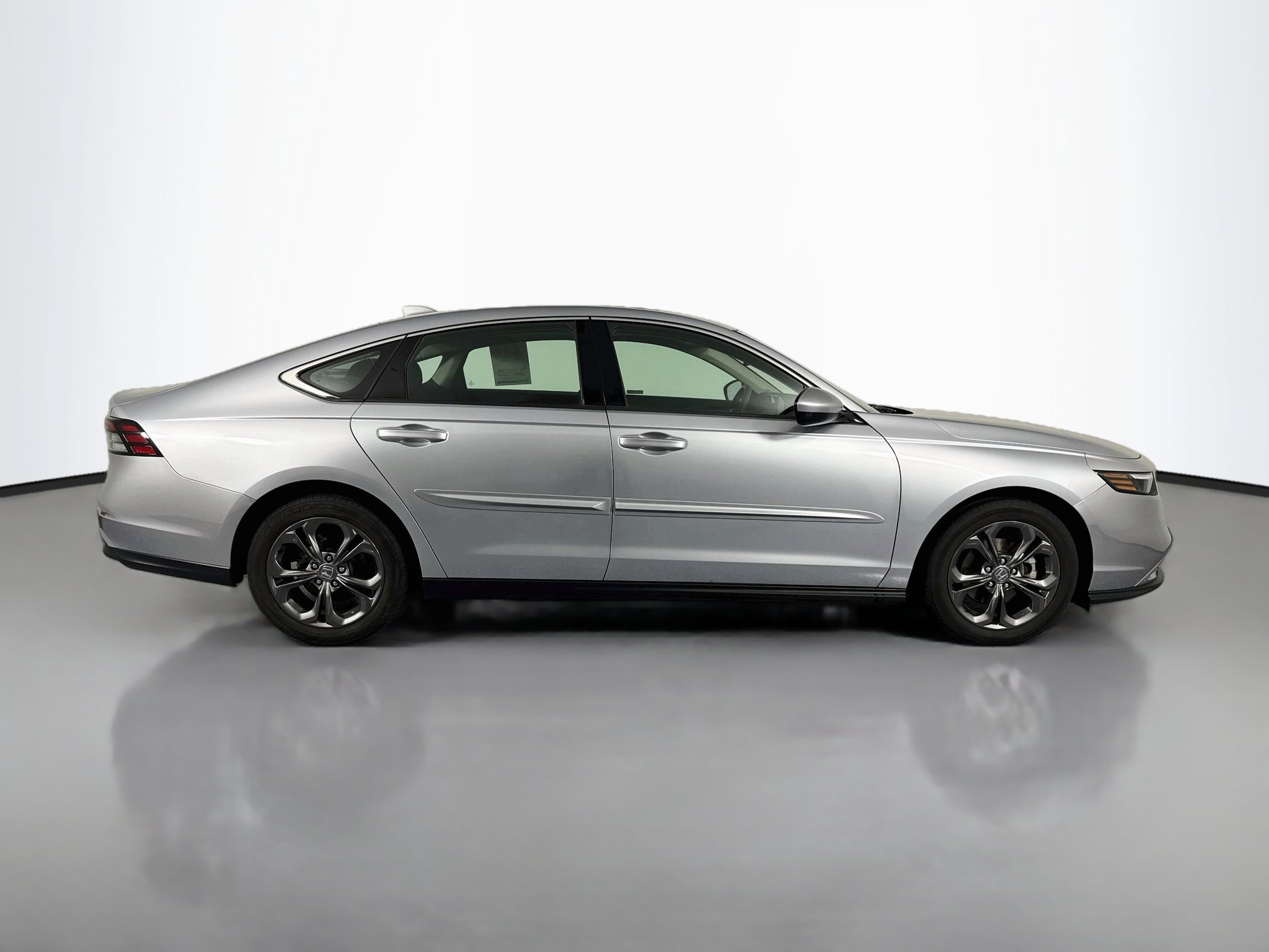 Certified 2023 Honda Accord EX image 4