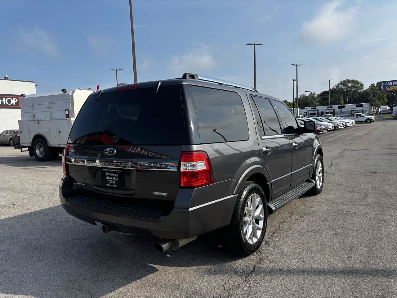 Used 2015 Ford Expedition Limited AWD/4WD image 3