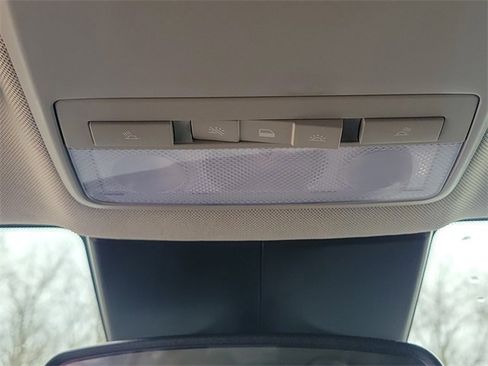 Used 2019 Buick Encore Sport Touring image 31