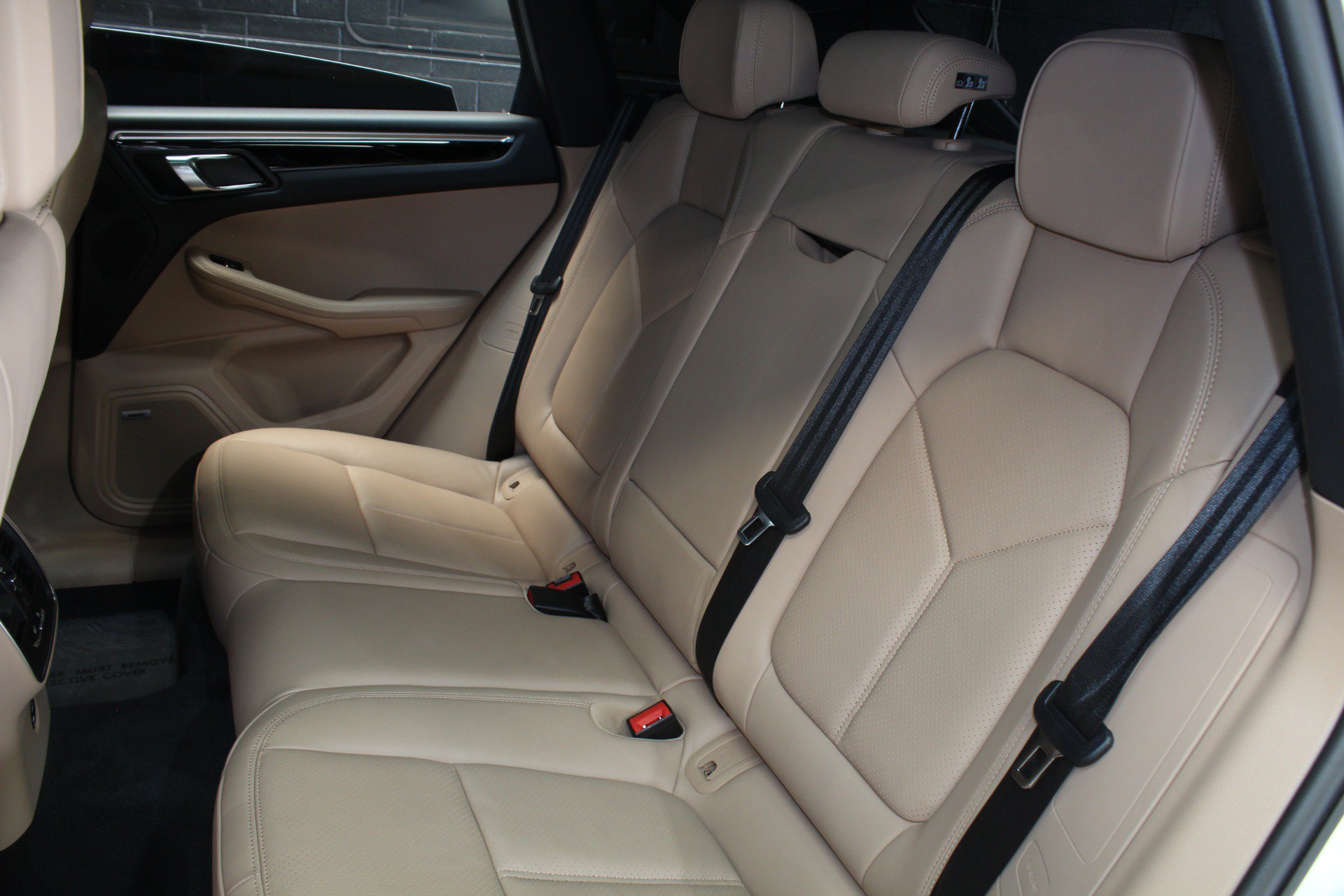 Used 2022 Porsche Macan S AWD/4WD image 46