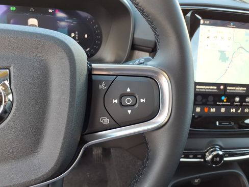 New 2026 Volvo XC40 B5 Core w/ Climate Package image 16