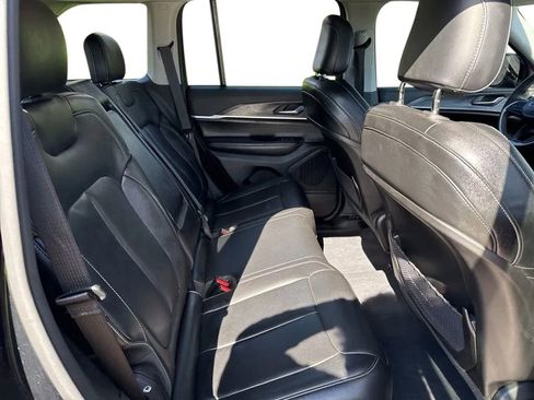 Used 2023 Jeep Grand Cherokee Limited image 30