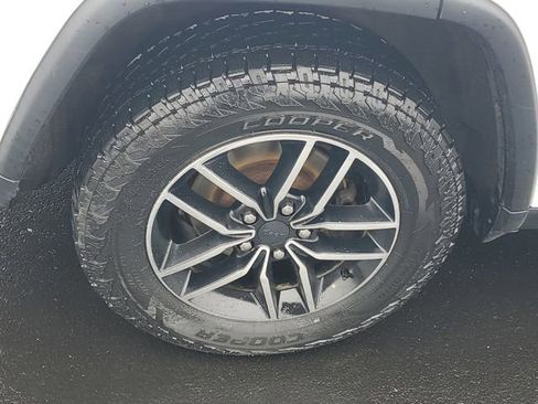 Used 2019 Jeep Grand Cherokee Trailhawk image 5