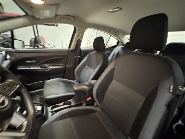 Used 2025 Nissan Versa SV FWD image 17