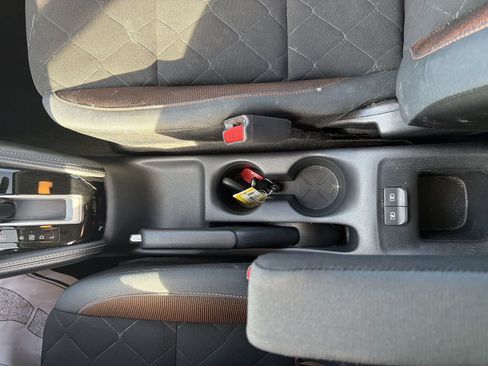 Used 2019 Nissan Kicks SR FWD image 21