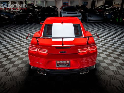 Used 2021 Chevrolet Camaro ZL1 RWD image 81