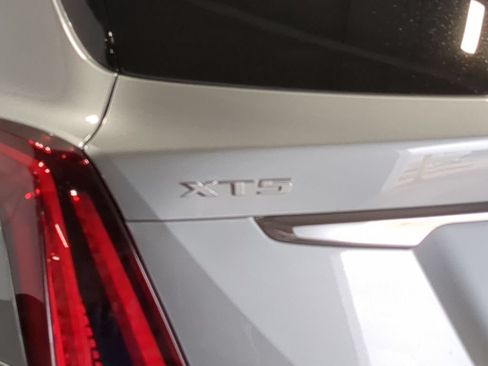 Used 2025 Cadillac XT5 Premium Luxury AWD/4WD image 13