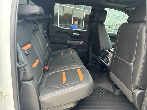 Used 2021 GMC Sierra 1500 AT4 w/ AT4 Premium Package AWD/4WD image 9