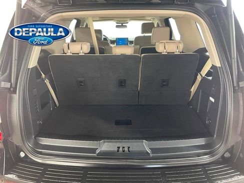 Used 2022 Ford Expedition XLT image 6