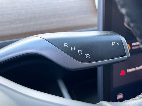 Used 2021 Tesla Model Y Long Range AWD/4WD image 24