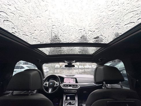 Used 2022 BMW X5 xDrive40i w/ M Sport Package image 14