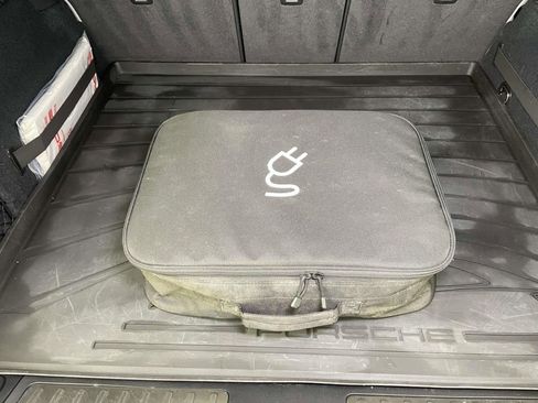 Used 2025 Porsche Macan 4 Electric image 20