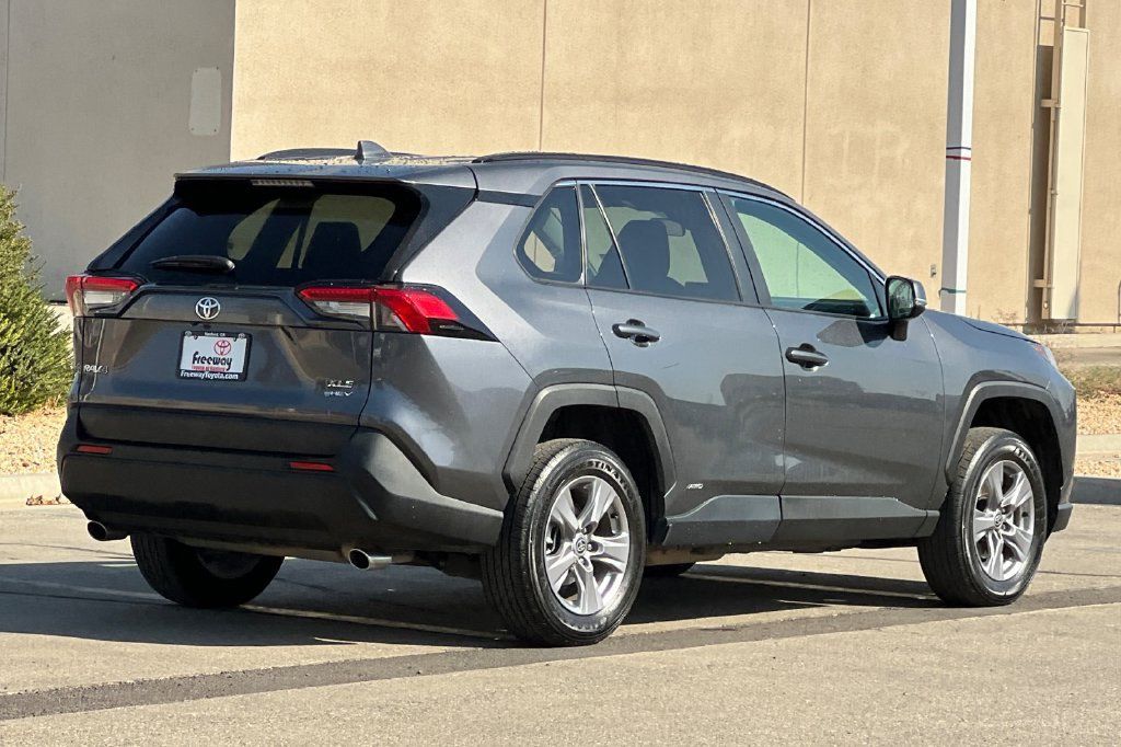 Certified 2025 Toyota RAV4 XLE AWD/4WD image 5