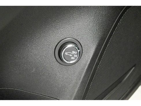 Used 2023 Buick Envision Preferred image 29