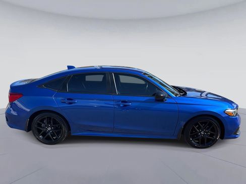 Used 2023 Honda Civic Sport image 2