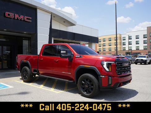 Used 2024 GMC Sierra 2500 AT4 w/ AT4 Preferred Package AWD/4WD image 2