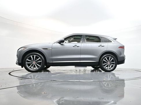 Used 2023 Jaguar F-PACE S image 32