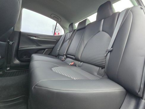 Used 2023 Toyota Camry SE image 18