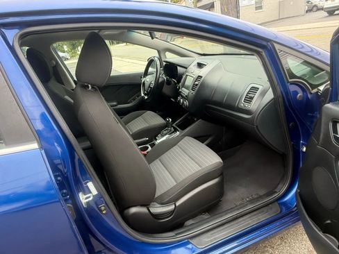 Used 2017 Kia Forte S w/ S Premium Package image 30