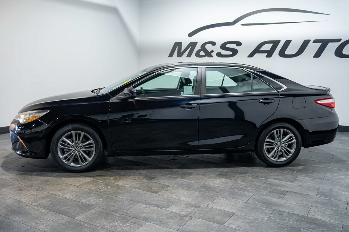 Used 2017 Toyota Camry SE FWD image 13