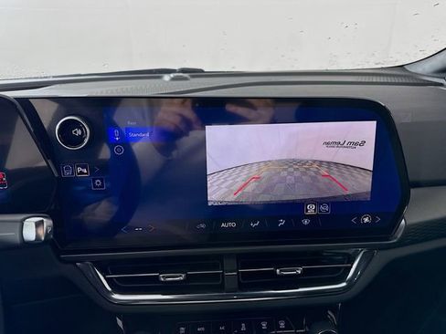 New 2026 Chevrolet Equinox EV LT image 16