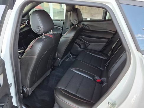 Used 2024 Chevrolet Trax RS w/ Sunroof Package FWD image 14