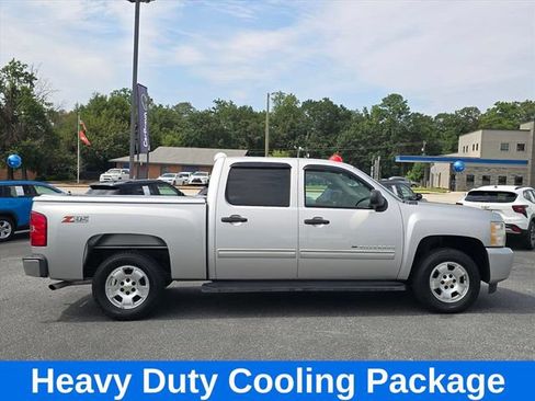 Used 2010 Chevrolet Silverado 1500 LT w/ Interior Plus Package RWD image 3