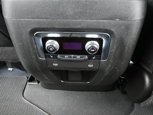 Used 2023 GMC Yukon Denali RWD image 12