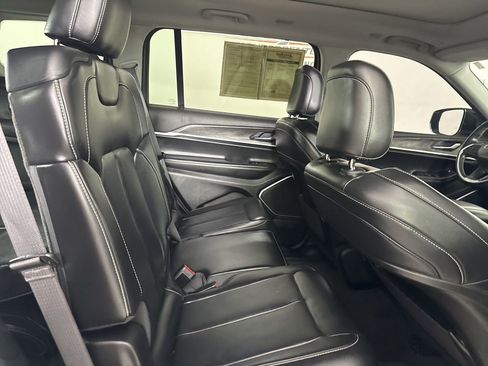 Used 2021 Jeep Grand Cherokee L Limited AWD/4WD image 27