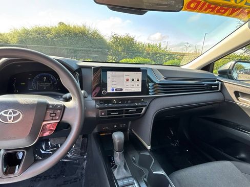 Used 2025 Toyota Camry LE AWD/4WD image 25