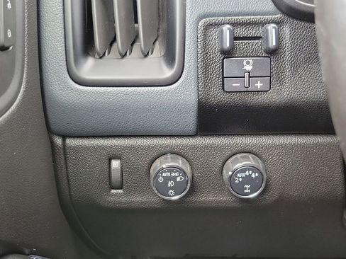 Used 2018 Chevrolet Colorado Z71 image 12