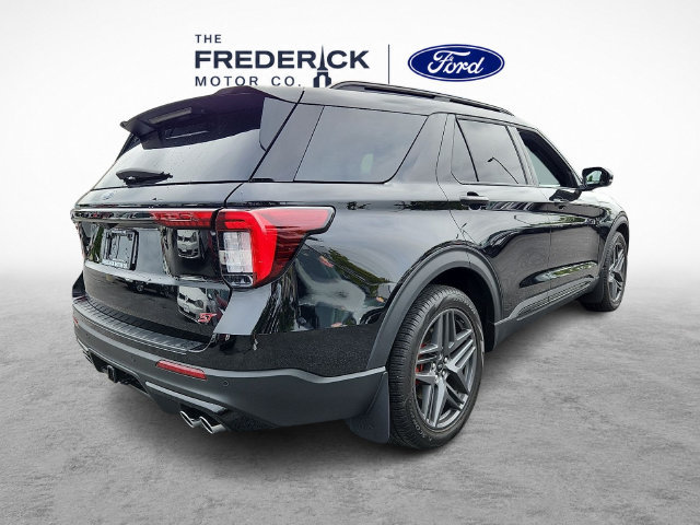 Certified 2025 Ford Explorer ST AWD/4WD image 4