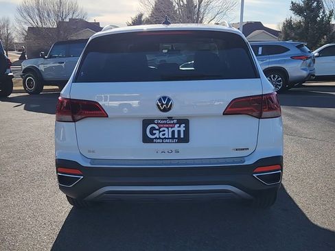 Used 2022 Volkswagen Taos SE w/ Panoramic Sunroof Package image 10