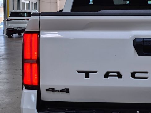 Used 2024 Toyota Tacoma TRD Off-Road AWD/4WD image 20