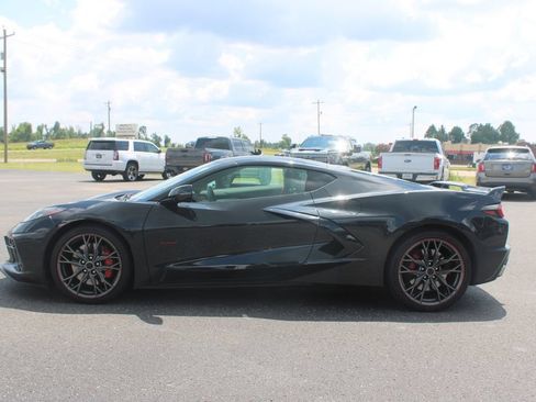 Used 2023 Chevrolet Corvette Stingray Premium Cpe w/ Z51 Performance Package RWD image 6