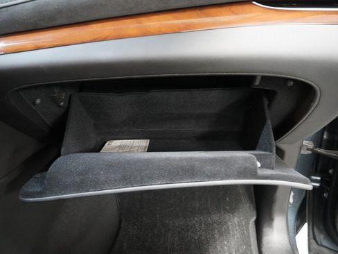 Used 2019 Cadillac Escalade Luxury w/ LPO, Radiant Package image 31