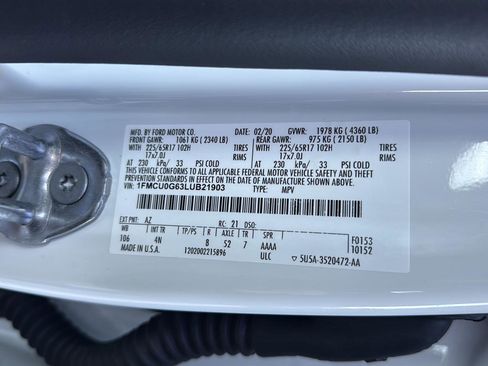 Used 2020 Ford Escape SE image 35