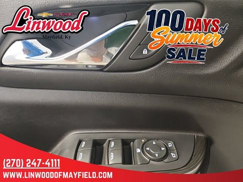 Used 2023 GMC Acadia SLT FWD image 17