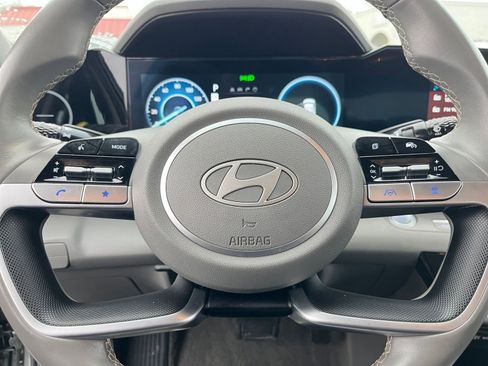 Used 2025 Hyundai Elantra SEL image 25