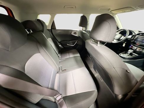 Certified 2022 Kia Soul LX w/ Technology Package image 24