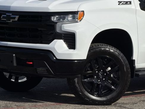 Used 2026 Chevrolet Silverado 1500 LT Trail Boss w/ LPO, Dark Essentials Package AWD/4WD image 8