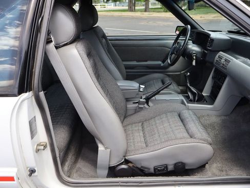 Used 1988 Ford Mustang GT RWD image 20