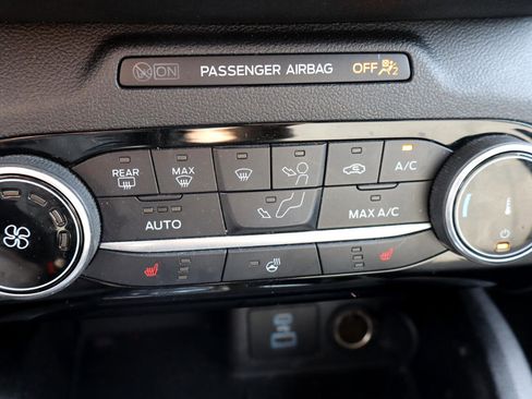 Used 2022 Ford Escape SE w/ Cold Weather Package image 14